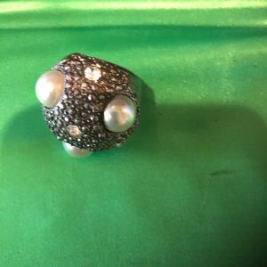 Talbots pearl ring size 7/12